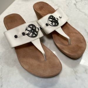 UGG Sandal woman’s size 7